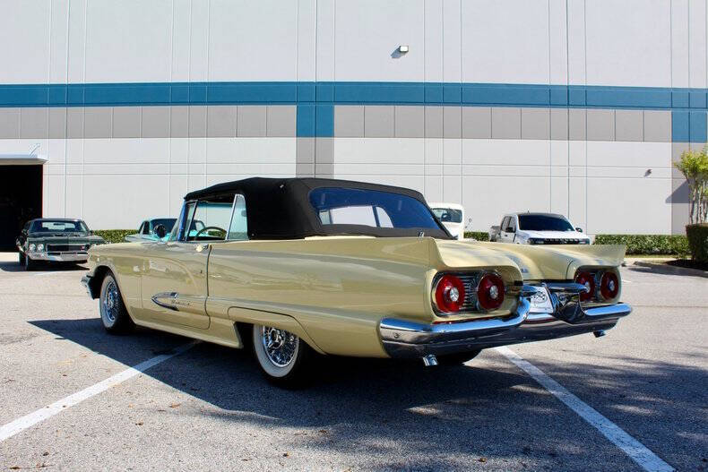 1959 Ford Thunderbird