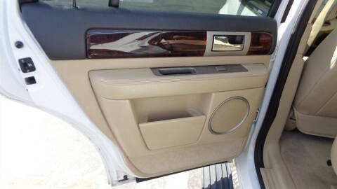 2005 Lincoln Navigator Luxury