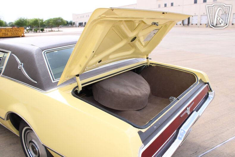 1972 Ford Thunderbird