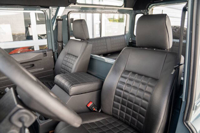 1995 Land Rover Defender 16