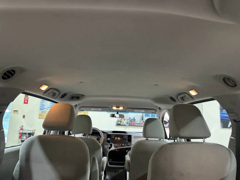 2012 Toyota Sienna