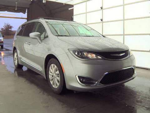 2017 Chrysler Pacifica Touring Plus