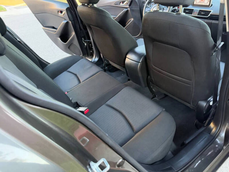 2015 Mazda MAZDA3 i Sport