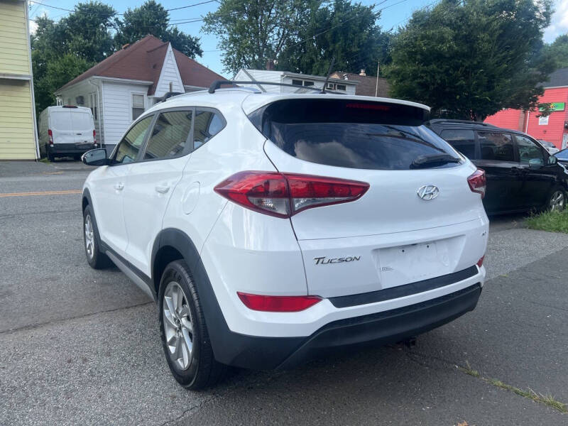 2017 Hyundai Tucson SE photo 5