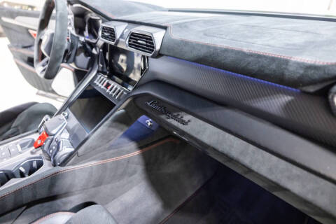 2023 Lamborghini Urus Performante