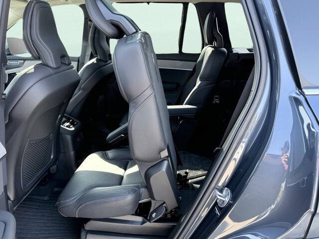 2025 Volvo XC90 T8 Ultra Bright Theme 6P