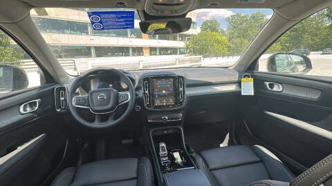2026 Volvo XC40 B5 Plus