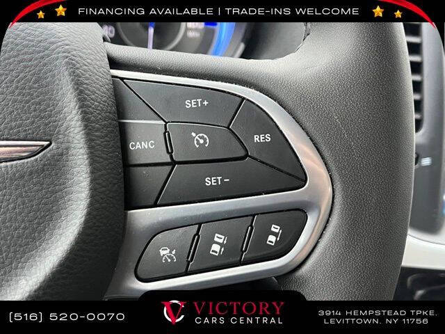 2023 Chrysler 300 Touring L