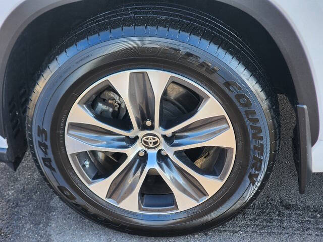 2022 Toyota Highlander Hybrid XLE