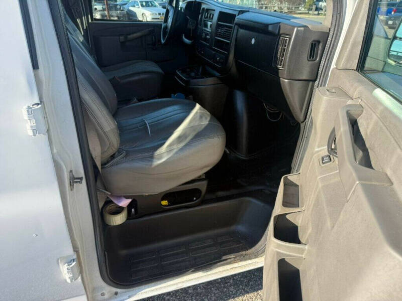 2017 GMC Savana 3500