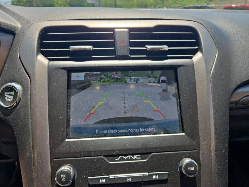 2020 Ford Fusion SE