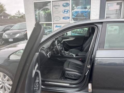 2017 Audi A4 2.0T quattro Premium