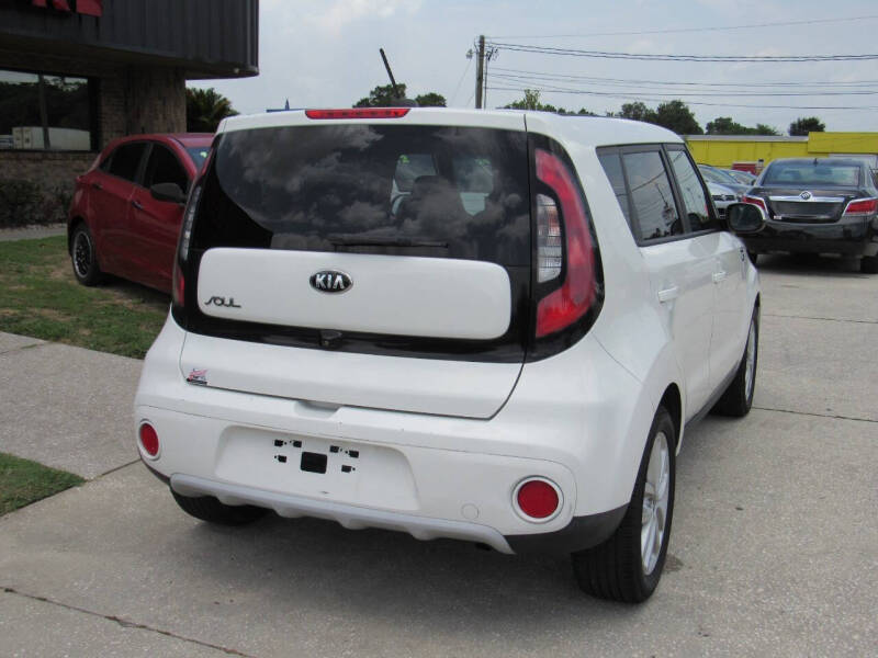 2019 Kia Soul +