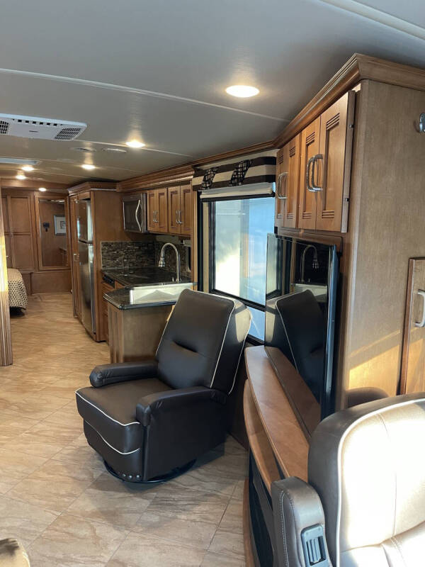 2017 Winnebago Forza 36G