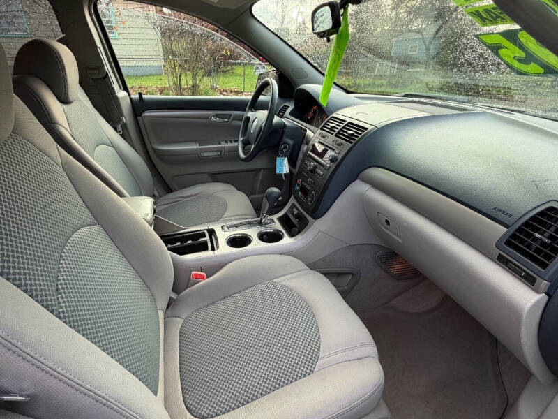 2008 Saturn Outlook XE