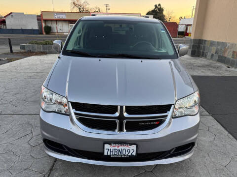 2015 Dodge Grand Caravan for sale at SACRAMENTO AUTO DEALS in Sacramento CA