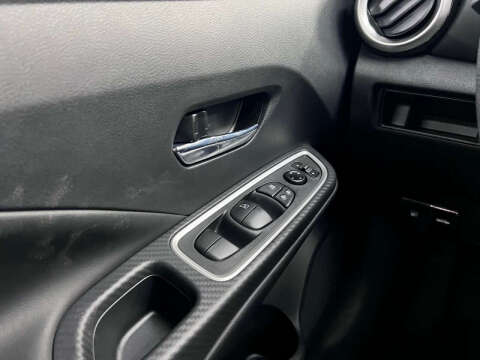 2025 Nissan Versa SR