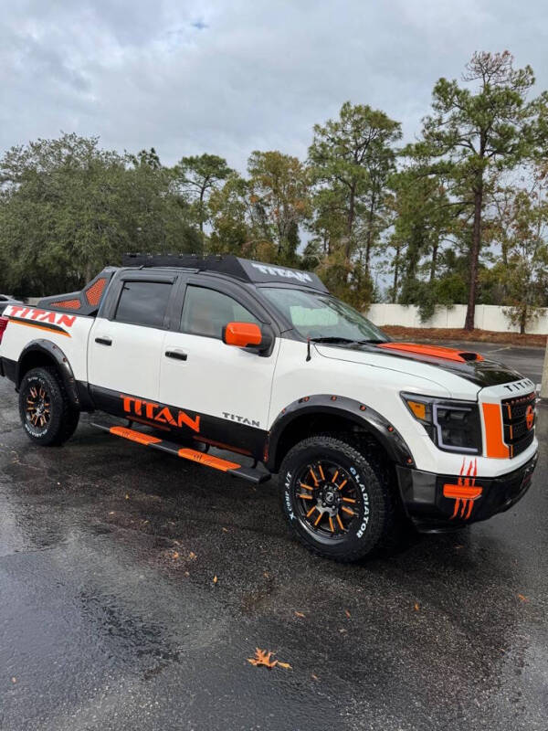 2021 Nissan Titan null photo 30