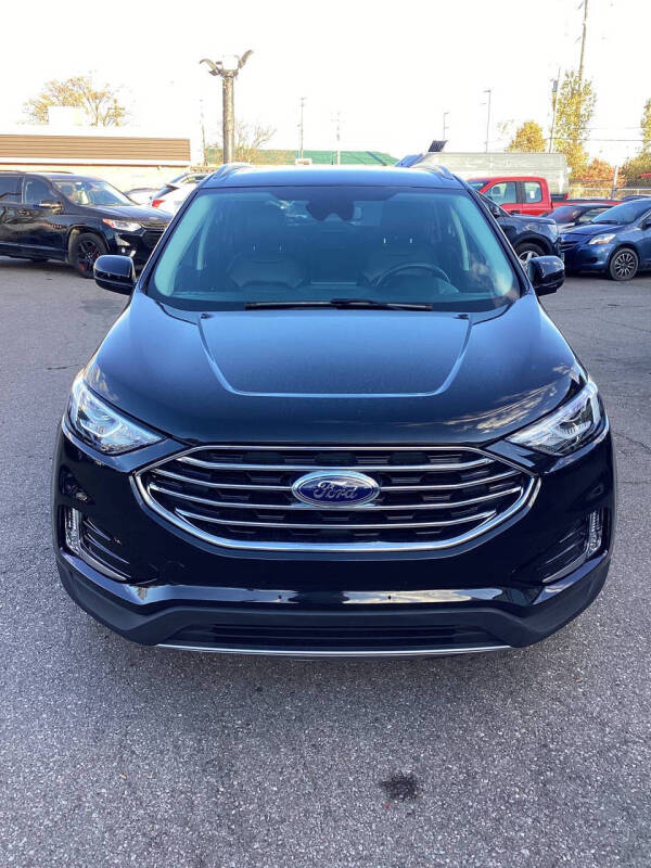 2021 Ford Edge SEL photo 5