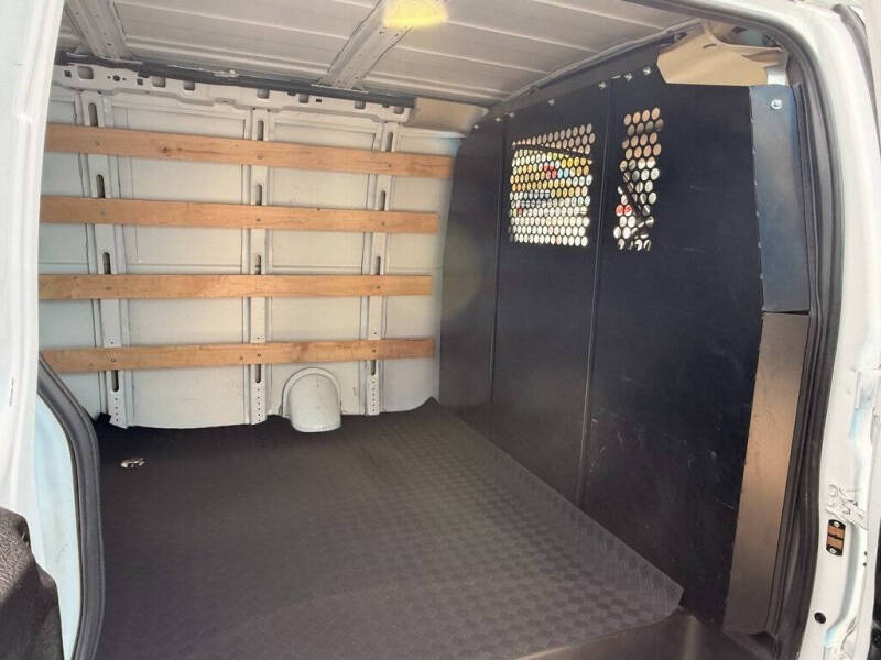 2023 GMC Savana 2500