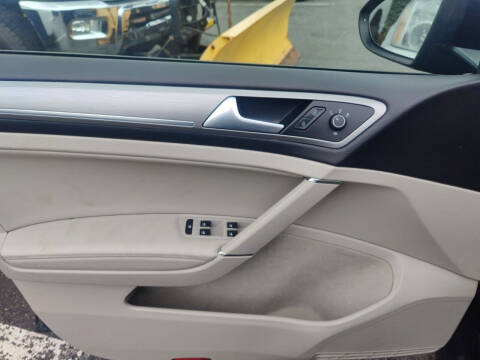 2016 Volkswagen Golf TSI SE