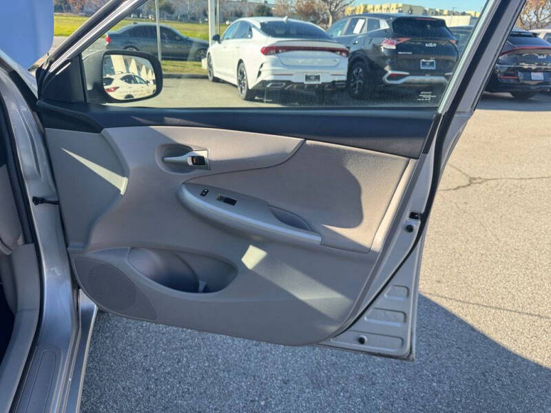 2011 Toyota Corolla LE