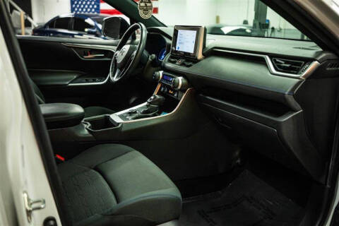 2024 Toyota RAV4 Hybrid SE