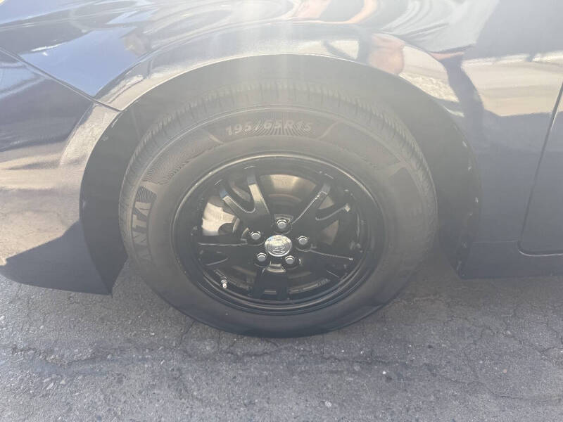 2015 Toyota Prius Three
