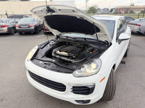 2017 Porsche Cayenne Platinum Edition