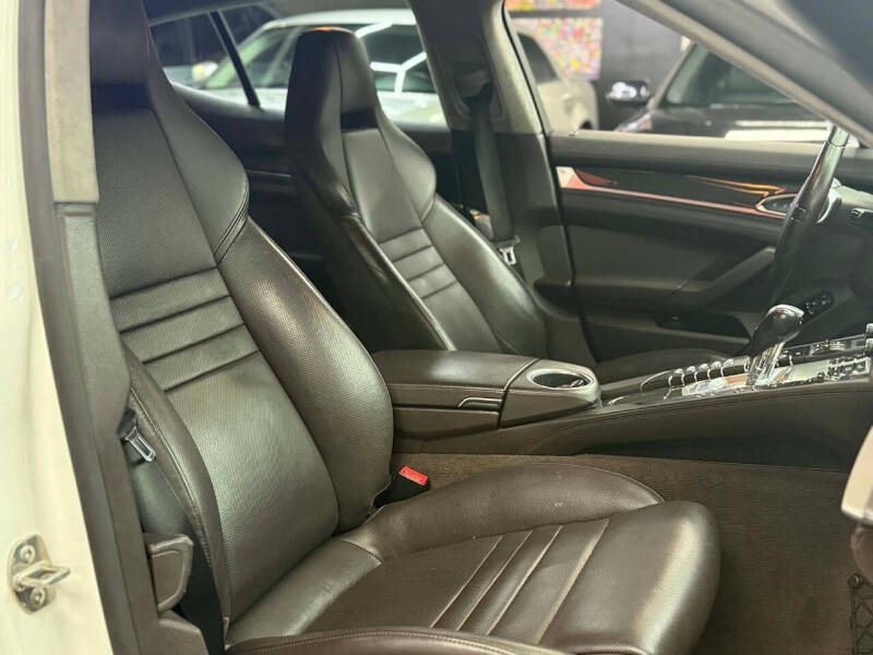 2016 Porsche Panamera GTS