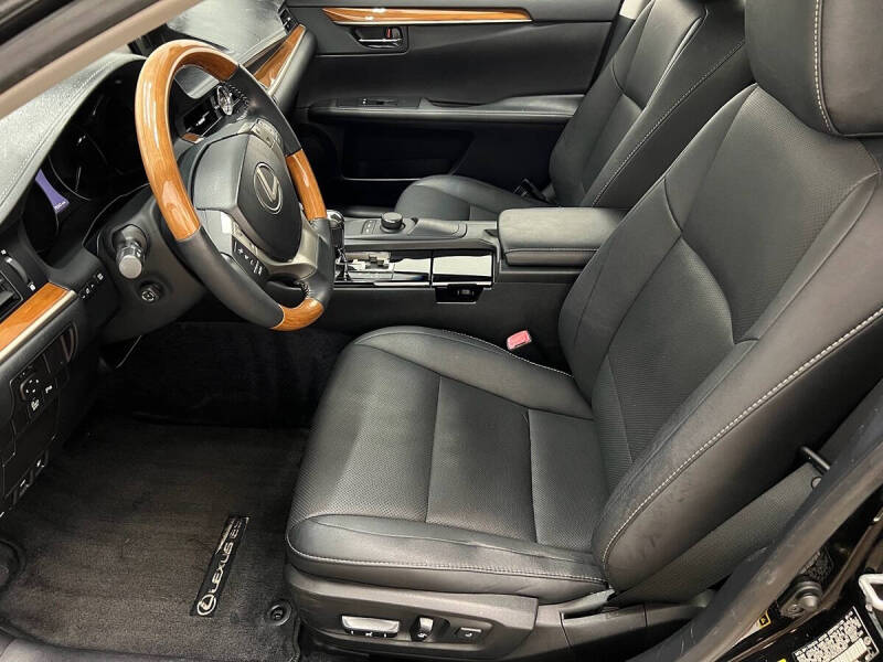 2014 Lexus ES 300h