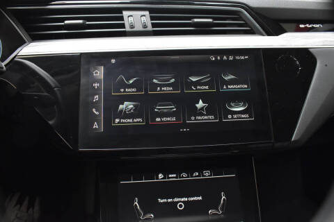 2021 Audi e-tron quattro Premium Plus