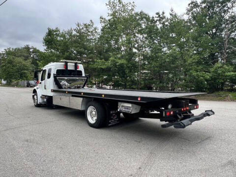 2017 Freightliner M2 106