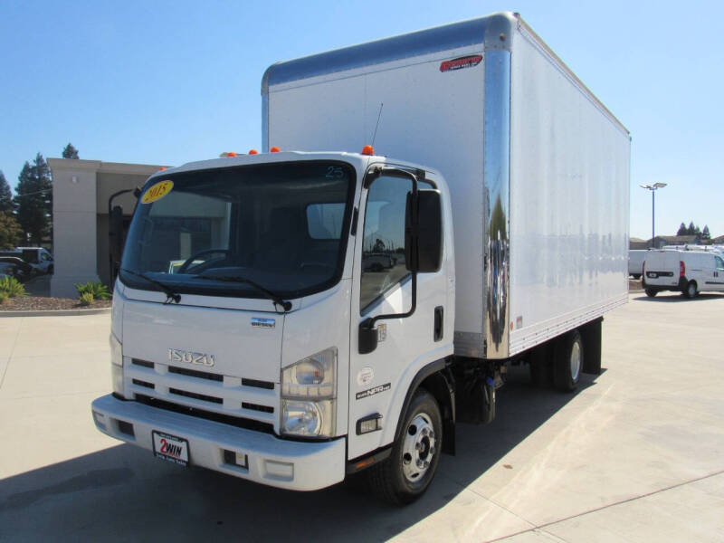 2015 Isuzu NPR HD's photo