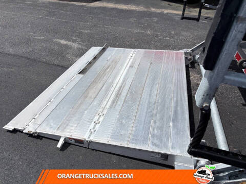 2019 Freightliner M2 106