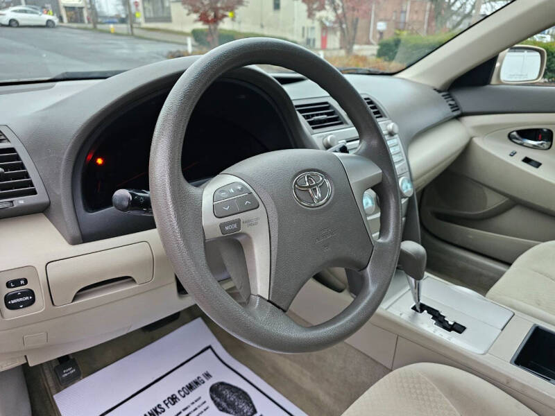 2008 Toyota Camry LE photo 22