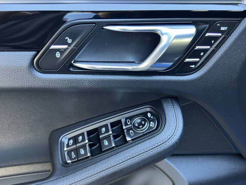 2017 Porsche Macan S