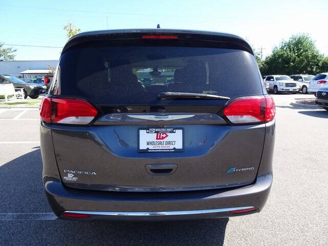 2017 Chrysler Pacifica Hybrid Premium