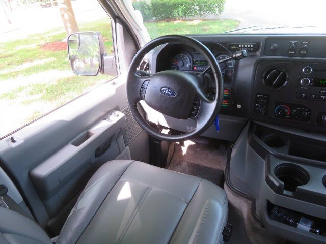 2013 Ford E-Series E-150 XLT