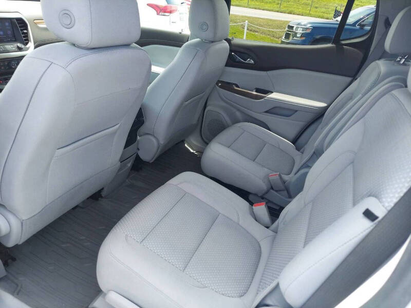 2022 GMC Acadia SLE