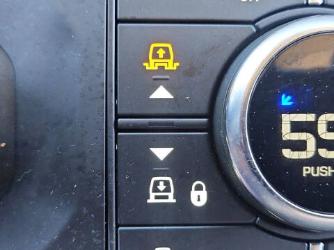 2020 Land Rover Defender 110 SE