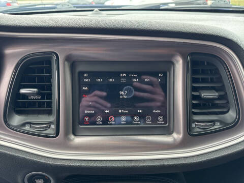 2021 Dodge Challenger SXT