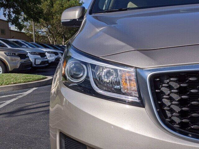 2016 Kia Sedona LX