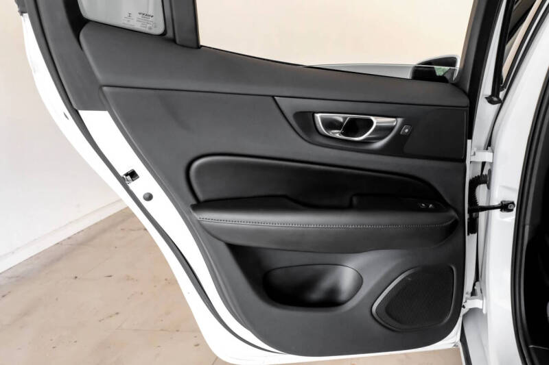 2020 Volvo S60 T5 Momentum