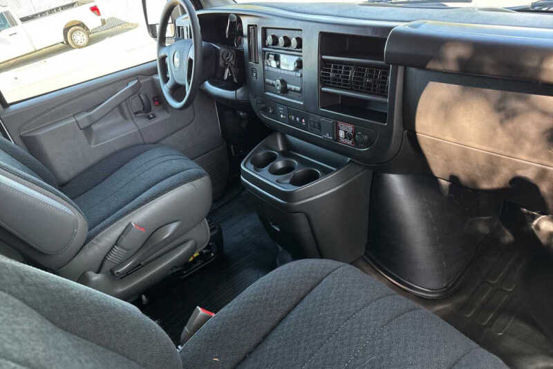 2025 Chevrolet Express 2500