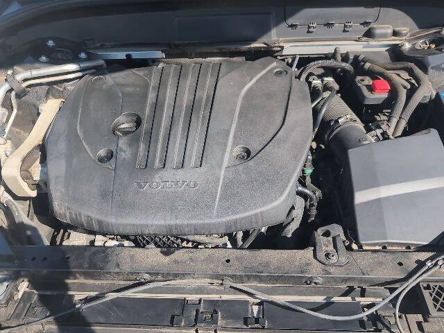 2023 Volvo XC60 B5 Plus Dark Theme