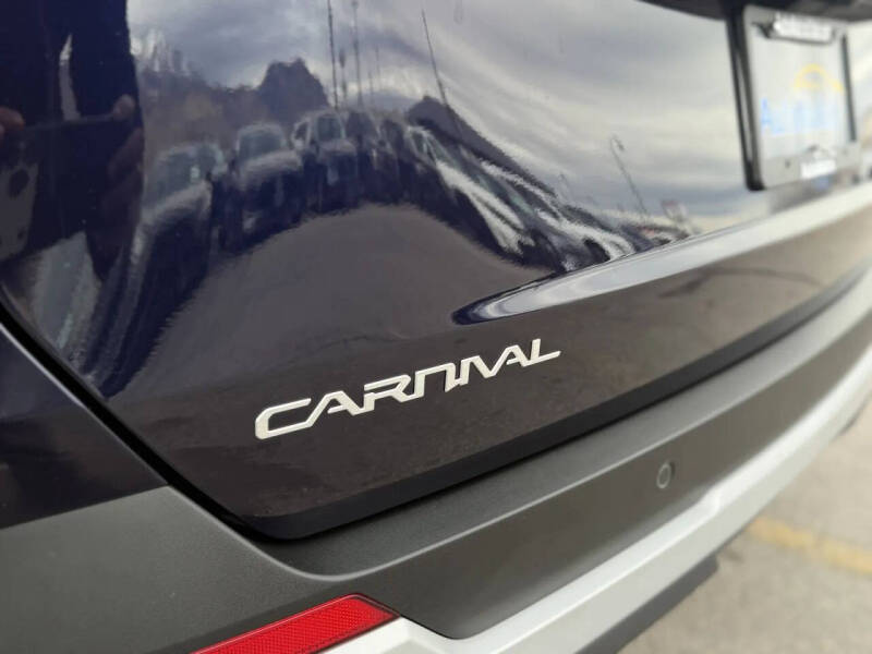 2025 Kia Carnival EX