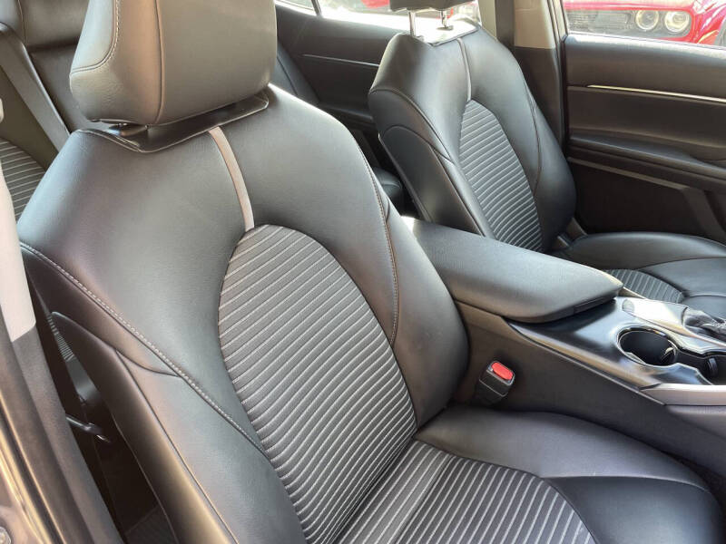 2018 Toyota Camry SE