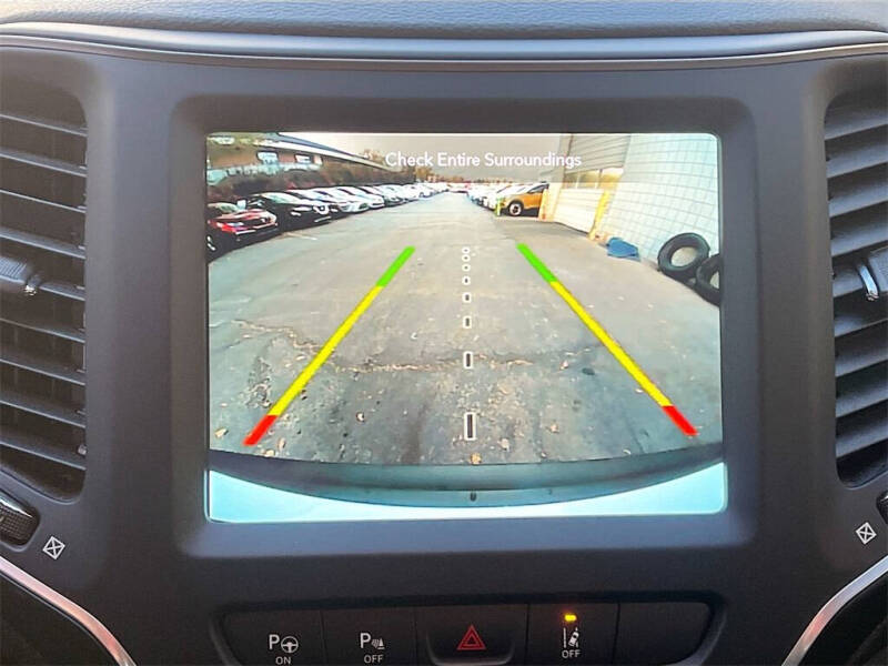 2023 Jeep Cherokee Altitude Lux