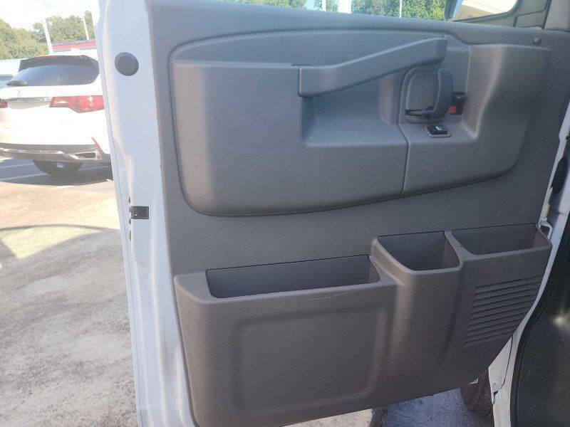 2023 Chevrolet Express 2500